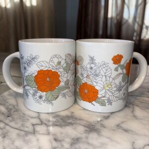 2pc VTG White Hippie Country Orange Floral Camellia Rose Flower Coffee Cups Mugs